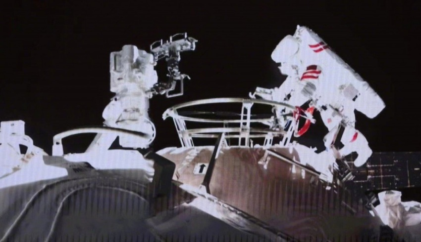 Chinese astronauts’ first spacewalk outside space station