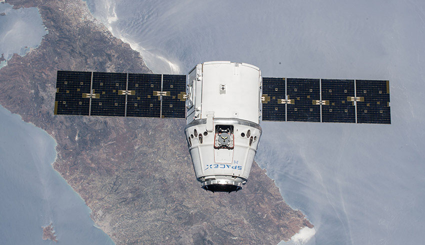 SpaceX Dragon capsule departs ISS, ready to self-destruct
