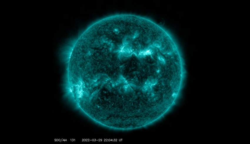 Single sunspot unleashes 17 solar flares